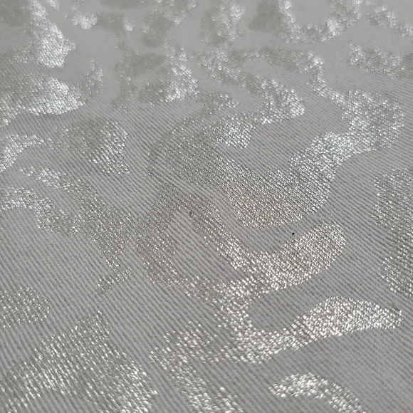 Chico's Platinum Denim Leopard Print Metallic Crop Jeans Size 3 (38) Silver - Picture 6 of 14